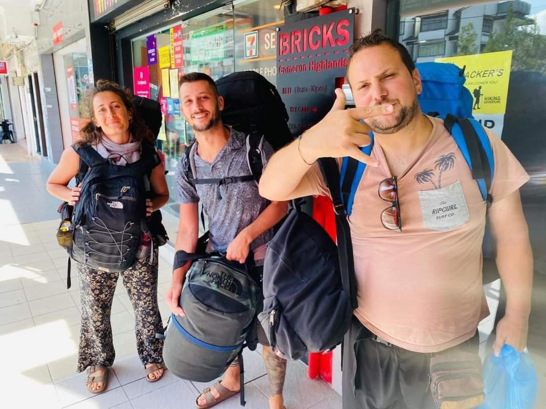 Bricks Cameron Hostel タナ・ラタ エクステリア 写真