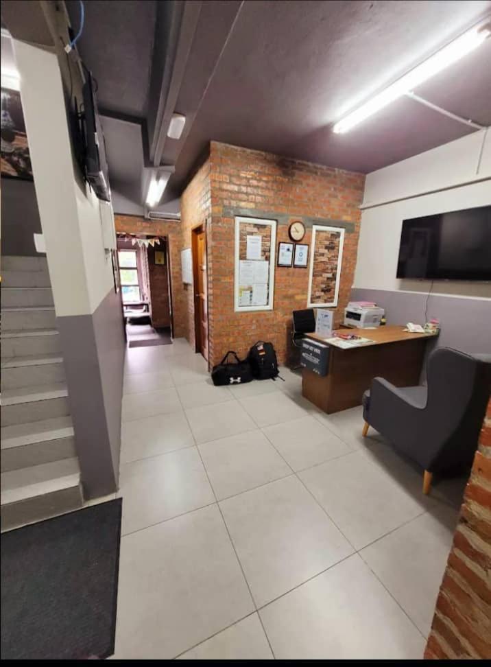 Bricks Cameron Hostel タナ・ラタ エクステリア 写真
