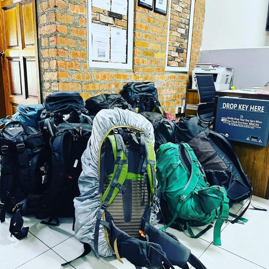 Bricks Cameron Hostel タナ・ラタ エクステリア 写真